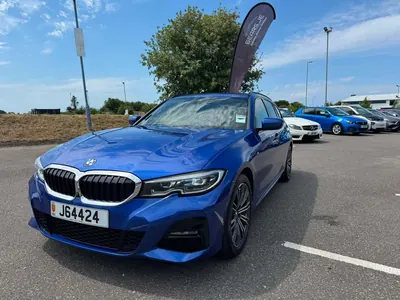 BMW 320d M-Sport X-Drive Touring photo 2