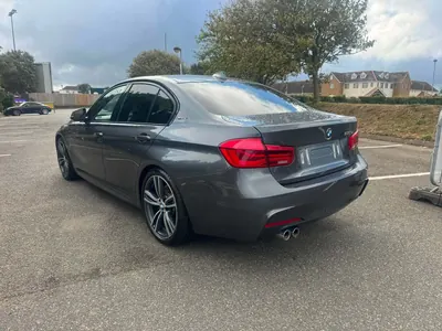 BMW 330e M-Sport photo 4