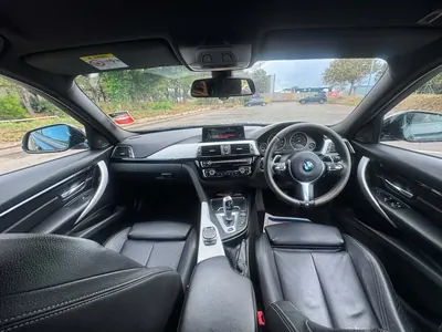 BMW 330e M-Sport photo 9
