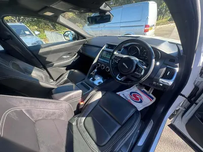 Jaguar E-Pace P200 R-Dynamic photo 8