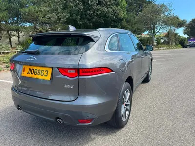 Jaguar F-Pace Portfolio AWD photo 4