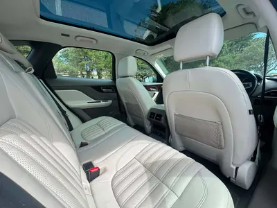 Jaguar F-Pace Portfolio AWD photo 7