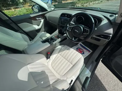 Jaguar F-Pace Portfolio AWD photo 8