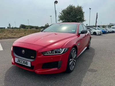 Jaguar XE 300 Sport photo 1