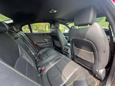 Jaguar XE 300 Sport photo 8