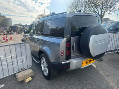 L.Rover Defender D240 SE (7 seats) photo 4
