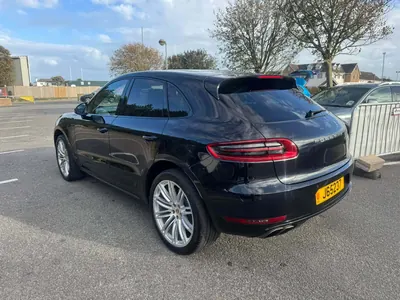 Porsche Macan Turbo photo 3