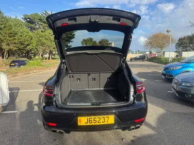 Porsche Macan Turbo photo 5