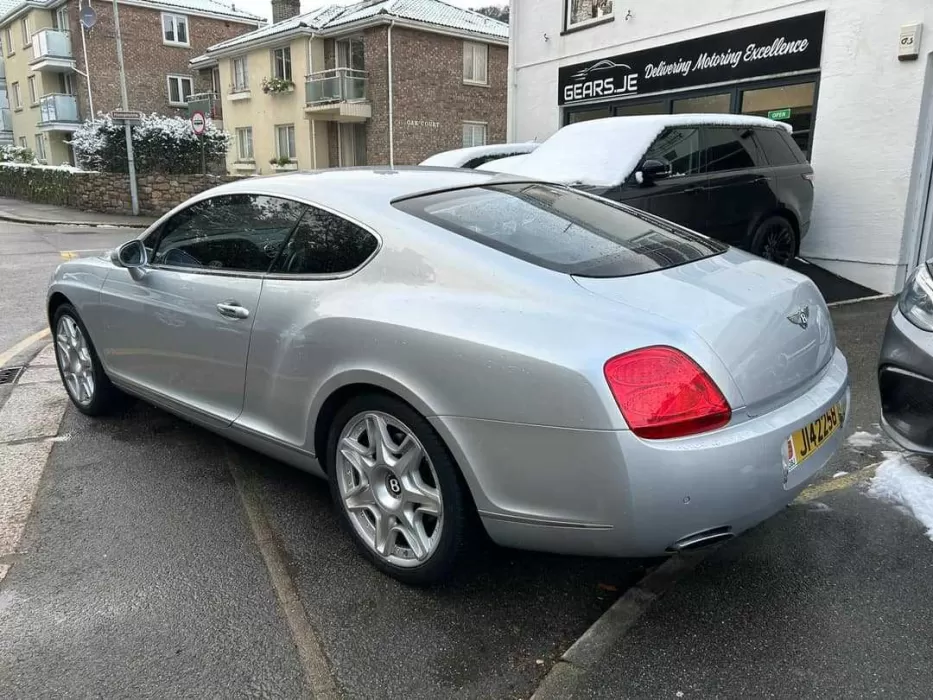 Bentley gt8